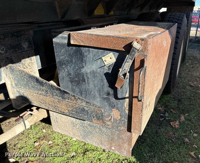 image for item EG7955 2010 International 7400 dump truck