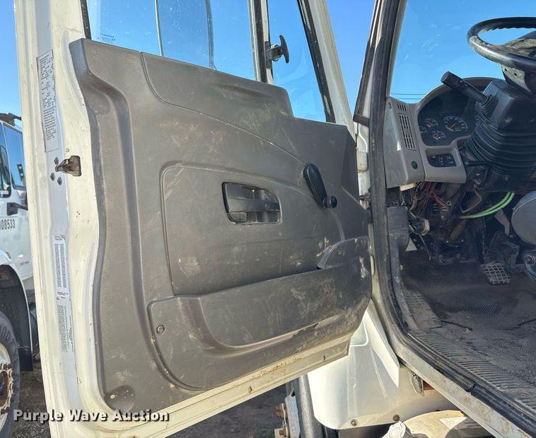 image for item EG7955 2010 International 7400 dump truck