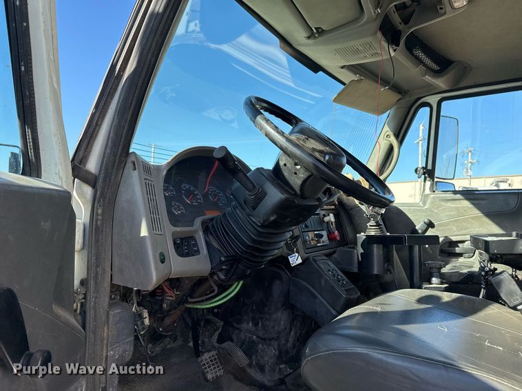 image for item EG7955 2010 International 7400 dump truck