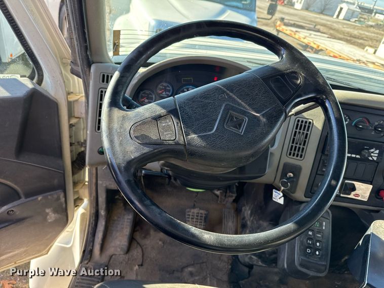 image for item EG7955 2010 International 7400 dump truck