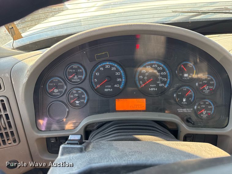 image for item EG7955 2010 International 7400 dump truck