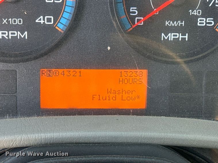 image for item EG7955 2010 International 7400 dump truck