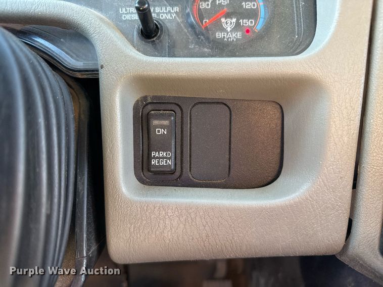 image for item EG7955 2010 International 7400 dump truck