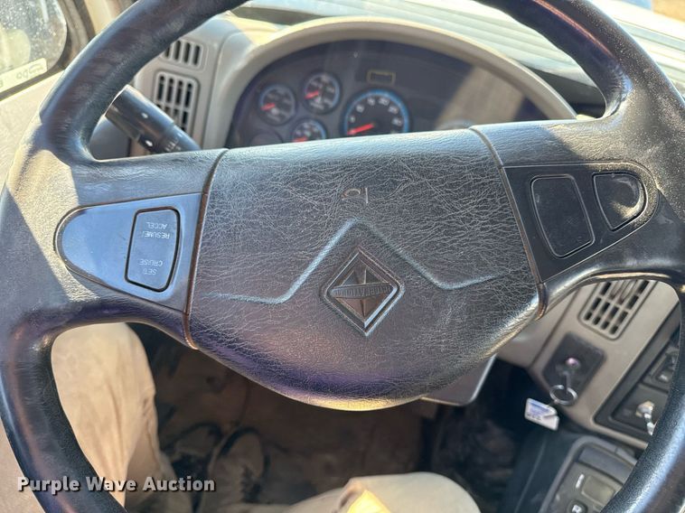 image for item EG7955 2010 International 7400 dump truck