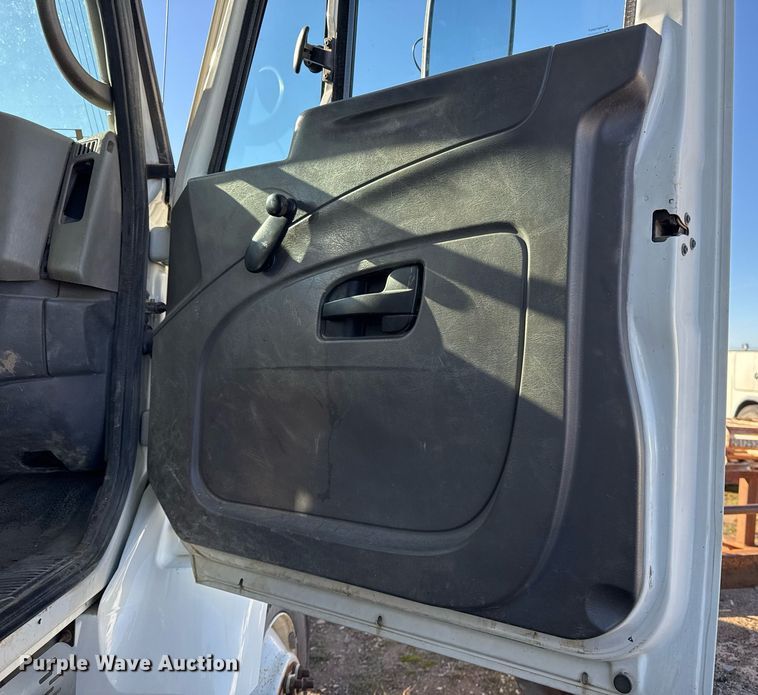 image for item EG7955 2010 International 7400 dump truck