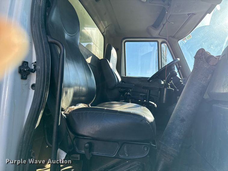 image for item EG7955 2010 International 7400 dump truck