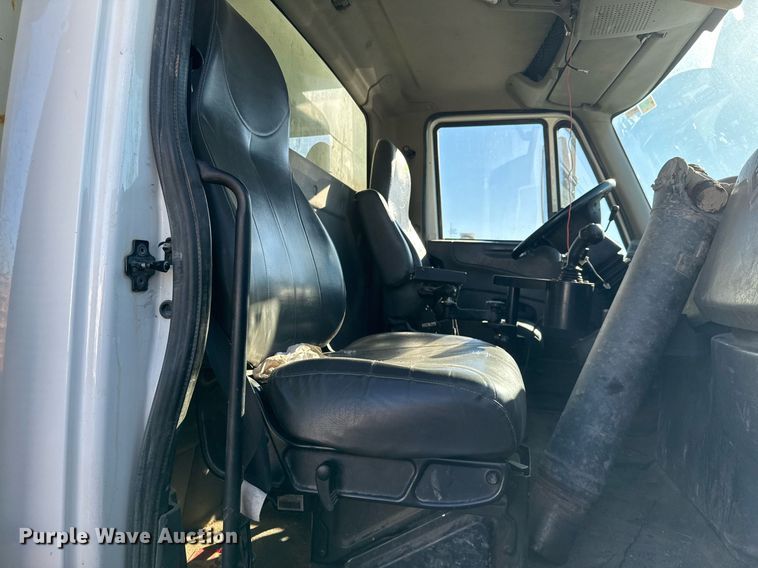 image for item EG7955 2010 International 7400 dump truck