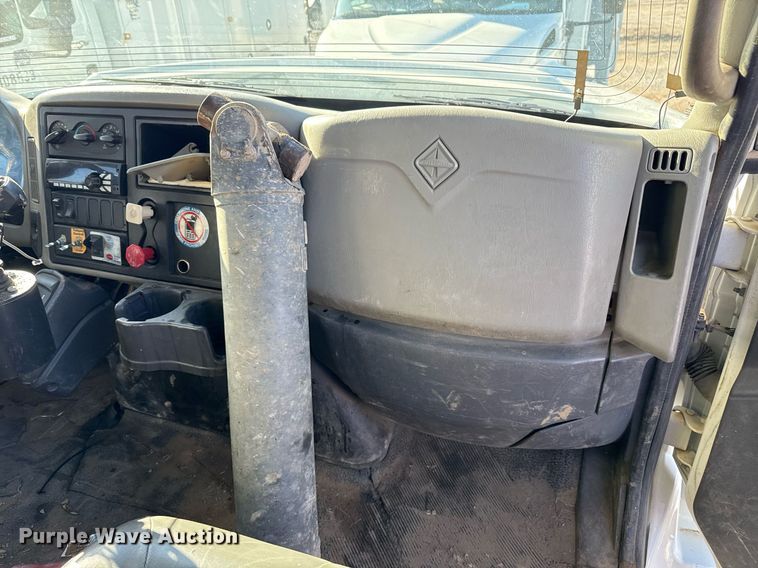 image for item EG7955 2010 International 7400 dump truck