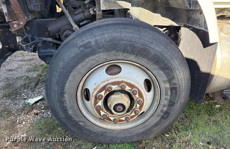 image for item EG7955 2010 International 7400 dump truck