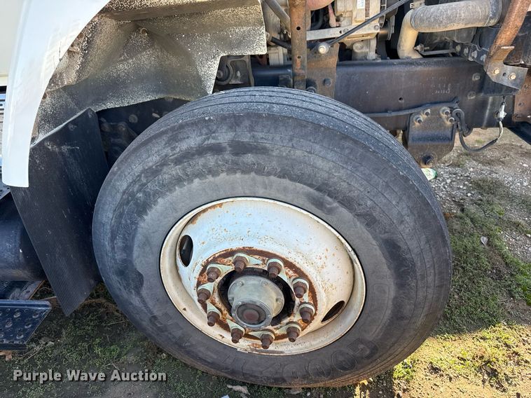 image for item EG7955 2010 International 7400 dump truck