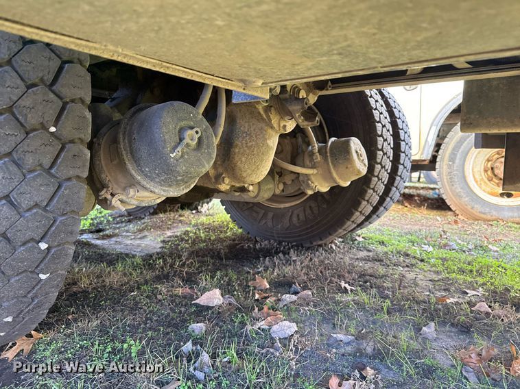 image for item EG7955 2010 International 7400 dump truck