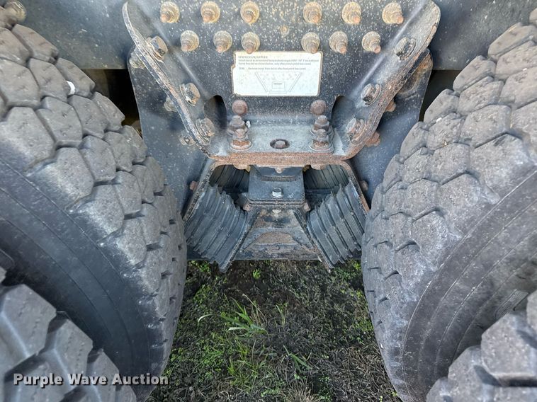 image for item EG7955 2010 International 7400 dump truck