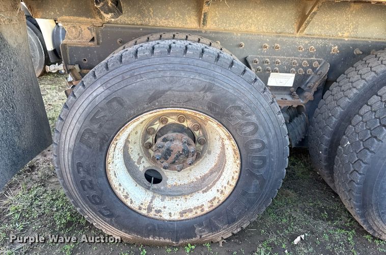 image for item EG7955 2010 International 7400 dump truck