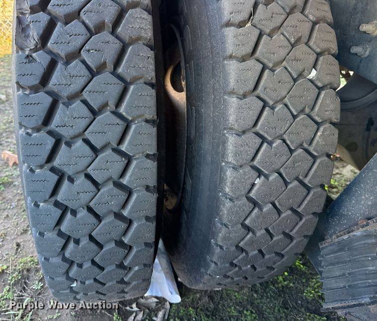 image for item EG7955 2010 International 7400 dump truck