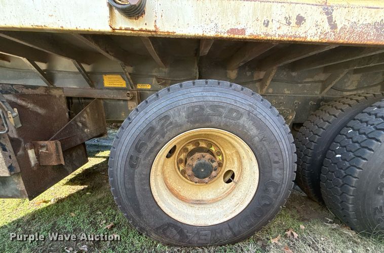 image for item EG7955 2010 International 7400 dump truck