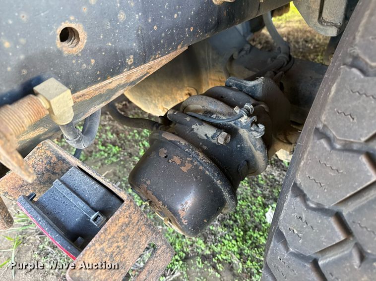 image for item EG7955 2010 International 7400 dump truck