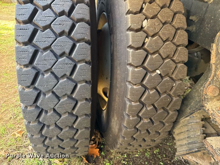 image for item EG7955 2010 International 7400 dump truck