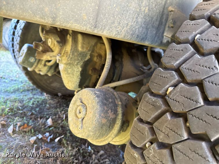 image for item EG7955 2010 International 7400 dump truck