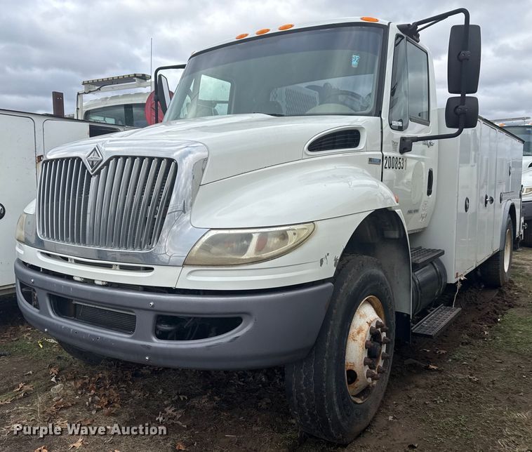 image for item EG7956 2008 International 4400 utility / service truck