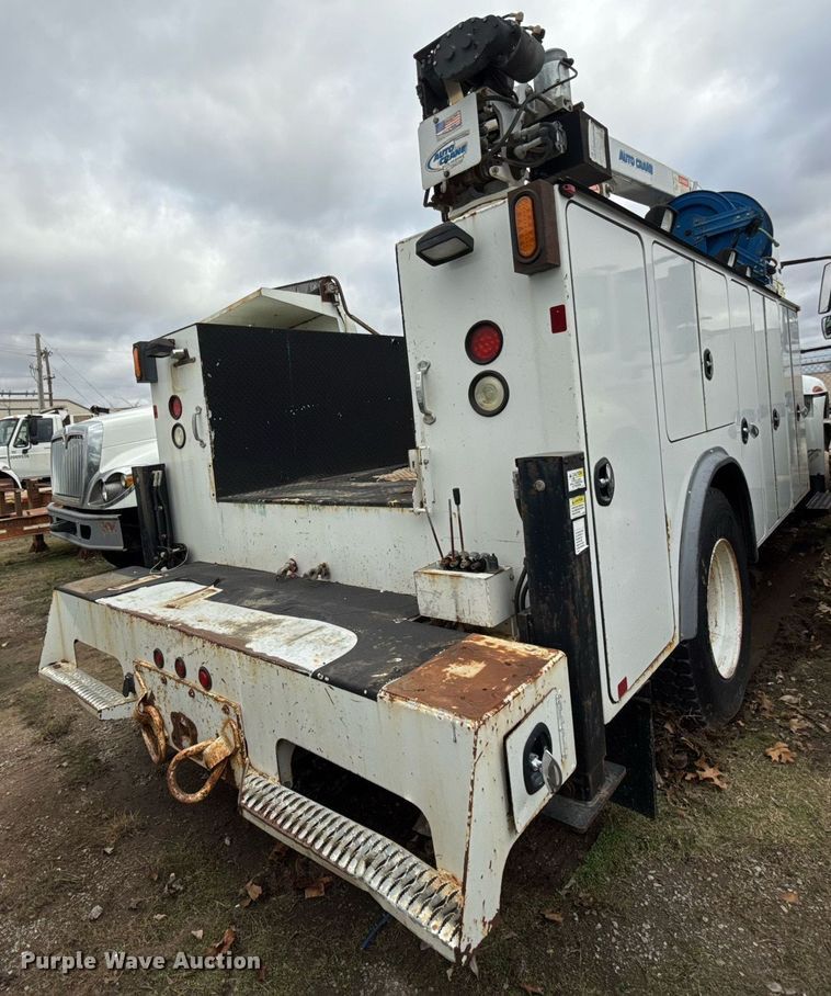 image for item EG7956 2008 International 4400 utility / service truck