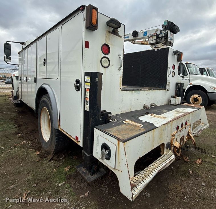 image for item EG7956 2008 International 4400 utility / service truck