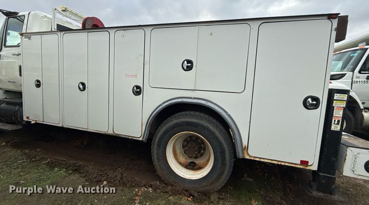 image for item EG7956 2008 International 4400 utility / service truck