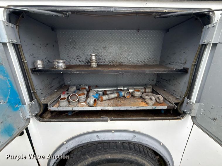 image for item EG7956 2008 International 4400 utility / service truck