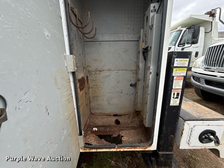 image for item EG7956 2008 International 4400 utility / service truck