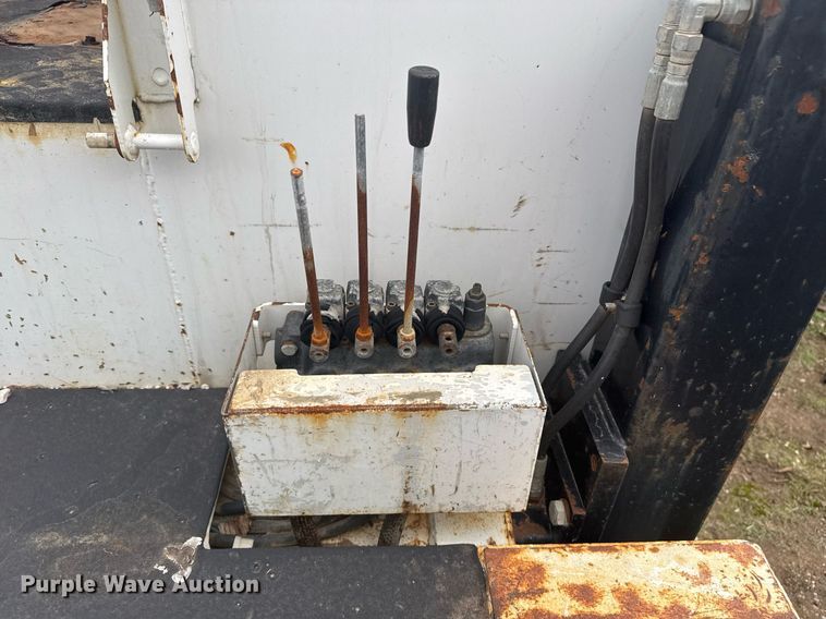 image for item EG7956 2008 International 4400 utility / service truck