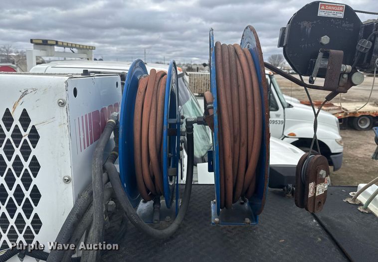 image for item EG7956 2008 International 4400 utility / service truck