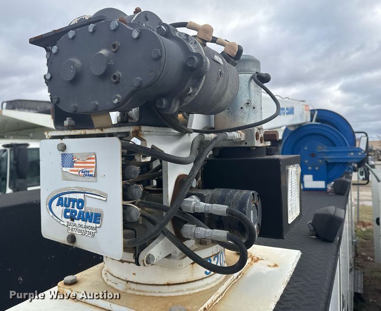 image for item EG7956 2008 International 4400 utility / service truck