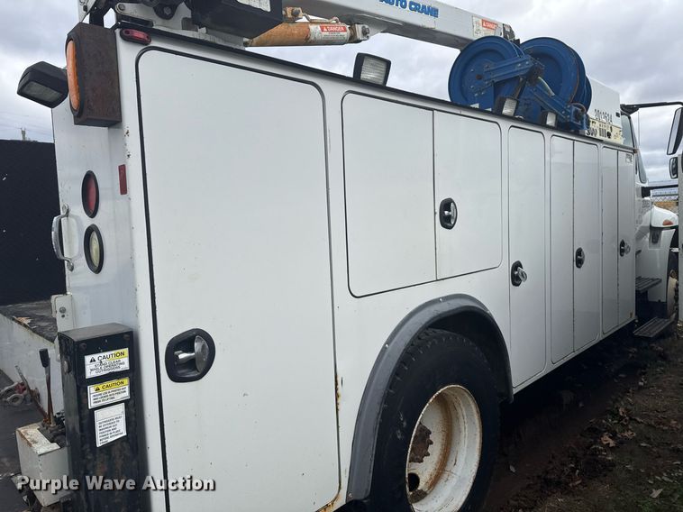 image for item EG7956 2008 International 4400 utility / service truck