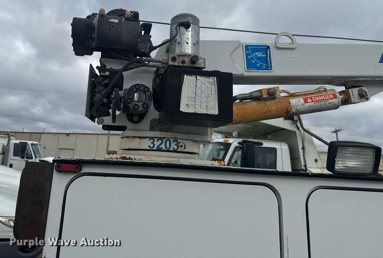 image for item EG7956 2008 International 4400 utility / service truck