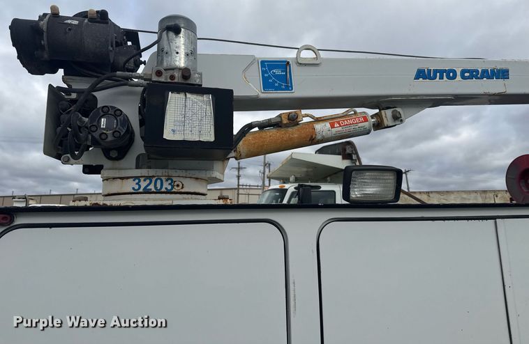 image for item EG7956 2008 International 4400 utility / service truck