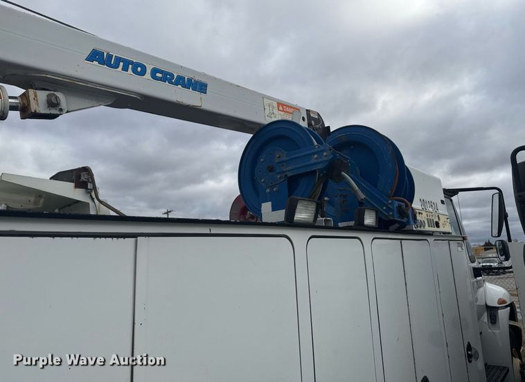 image for item EG7956 2008 International 4400 utility / service truck