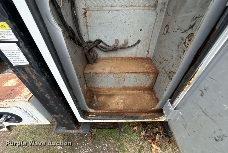 image for item EG7956 2008 International 4400 utility / service truck