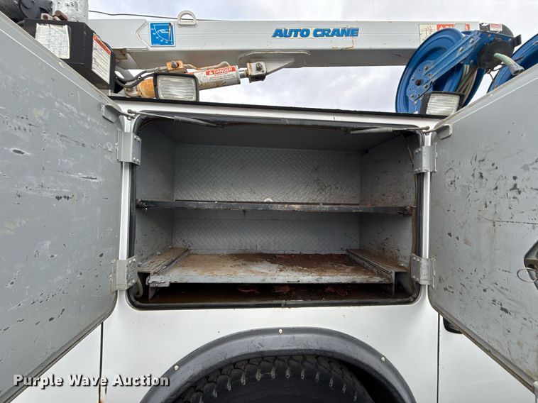 image for item EG7956 2008 International 4400 utility / service truck