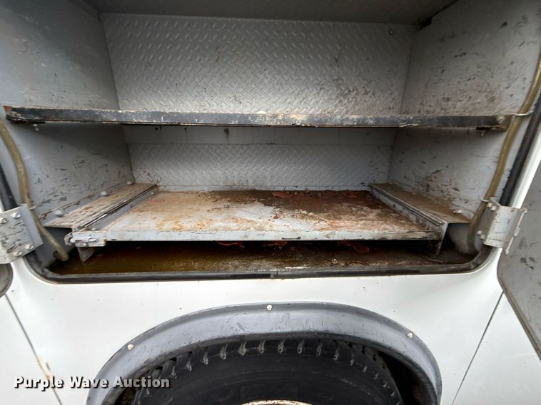 image for item EG7956 2008 International 4400 utility / service truck