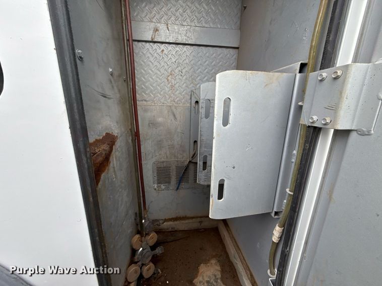 image for item EG7956 2008 International 4400 utility / service truck