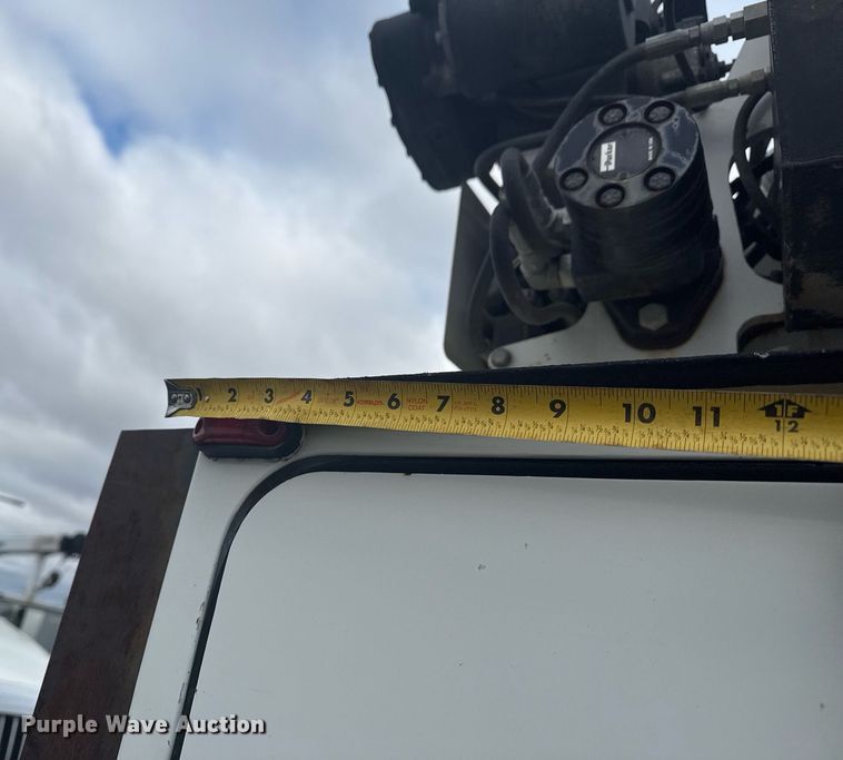 image for item EG7956 2008 International 4400 utility / service truck