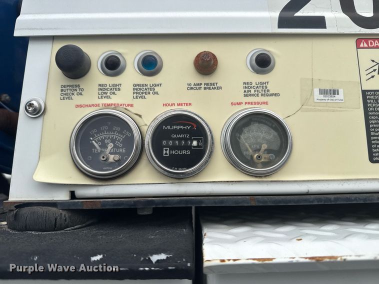 image for item EG7956 2008 International 4400 utility / service truck