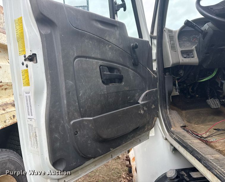 image for item EG7956 2008 International 4400 utility / service truck