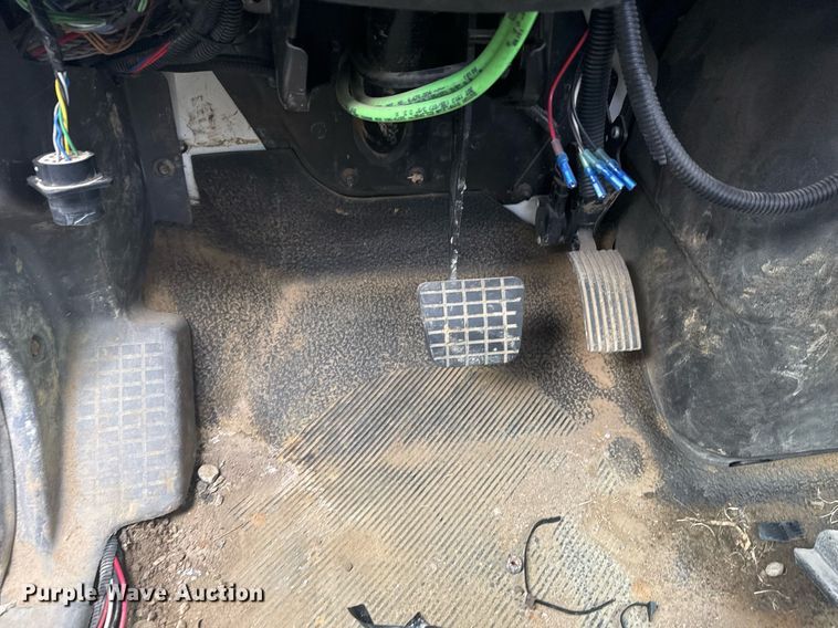 image for item EG7956 2008 International 4400 utility / service truck