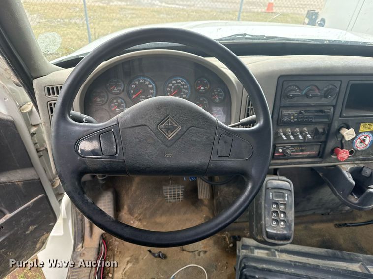 image for item EG7956 2008 International 4400 utility / service truck