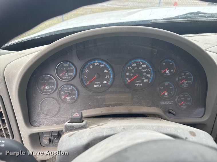 image for item EG7956 2008 International 4400 utility / service truck