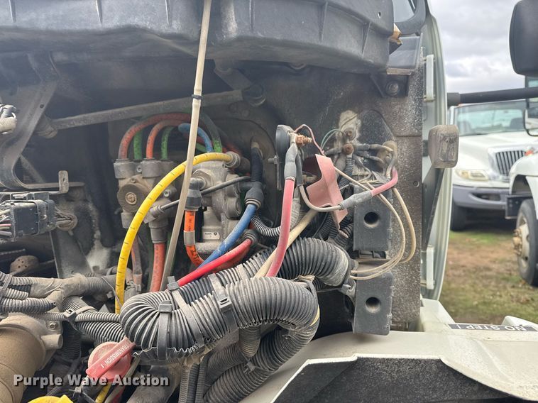 image for item EG7956 2008 International 4400 utility / service truck