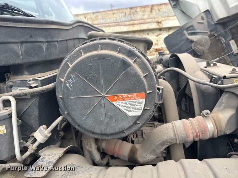 image for item EG7956 2008 International 4400 utility / service truck