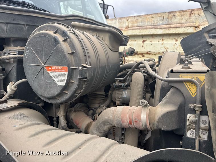 image for item EG7956 2008 International 4400 utility / service truck