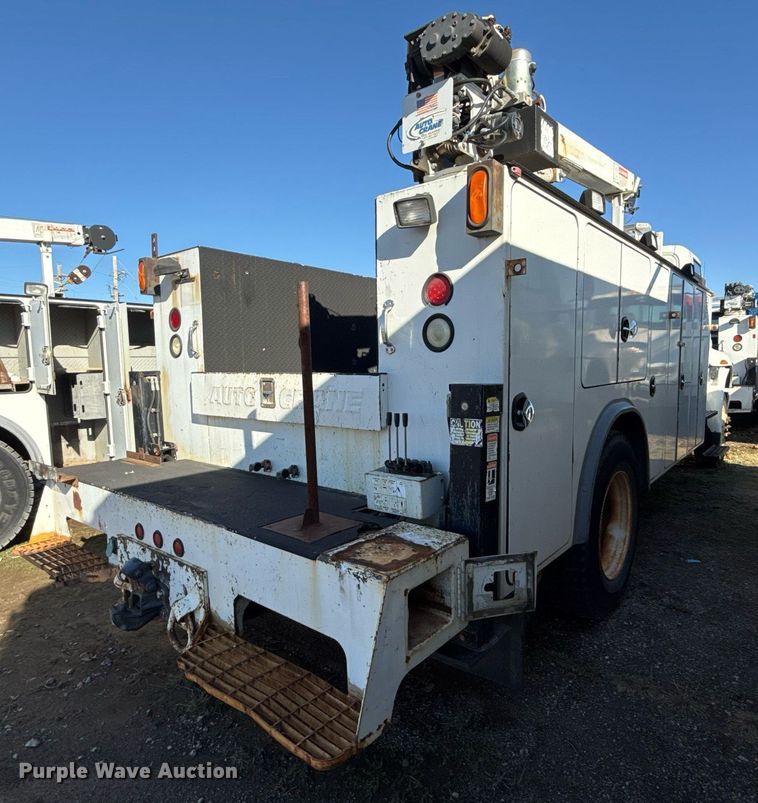 image for item EG7957 2008 International 4400 utility / service truck