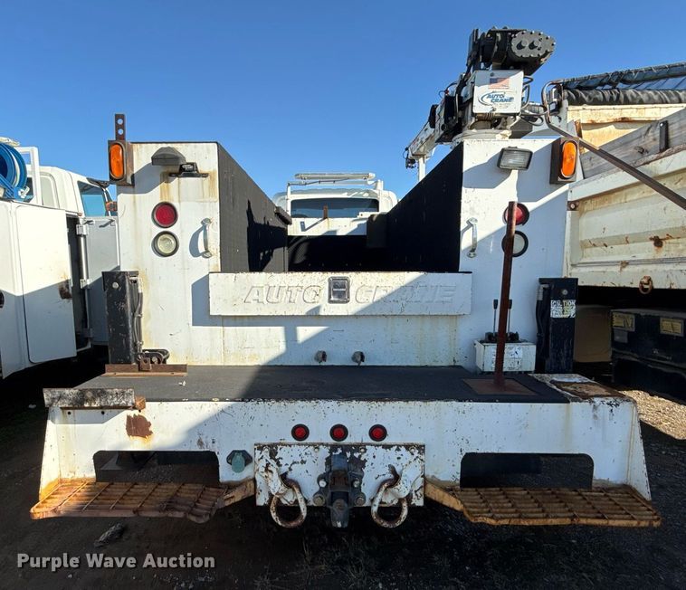 image for item EG7957 2008 International 4400 utility / service truck